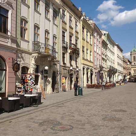 Apartments On Plocsha Rynok 40 Lviv Exterior foto